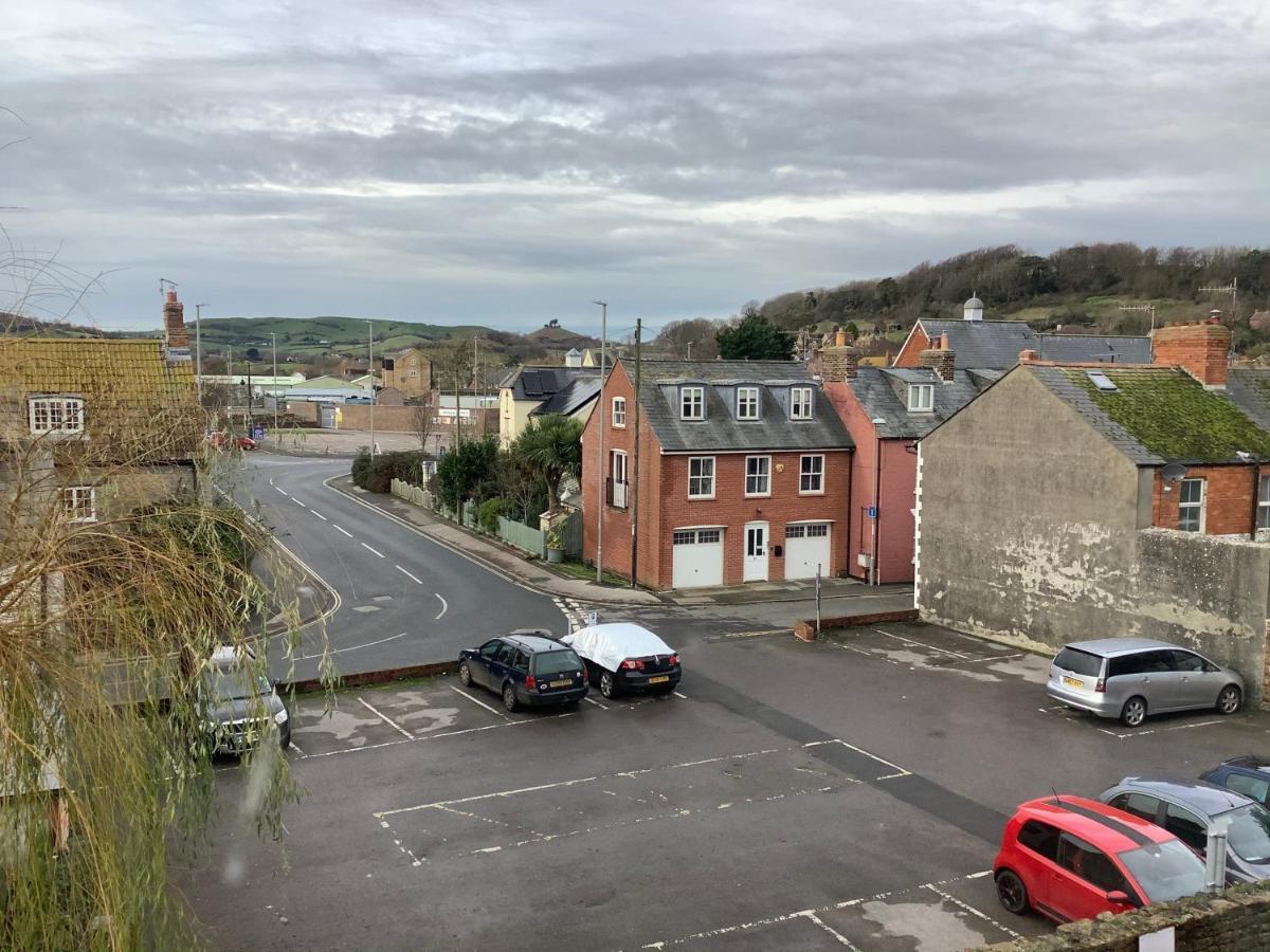 Relaxing Townhouse In The Heart Of Bridport Vila Exterior foto